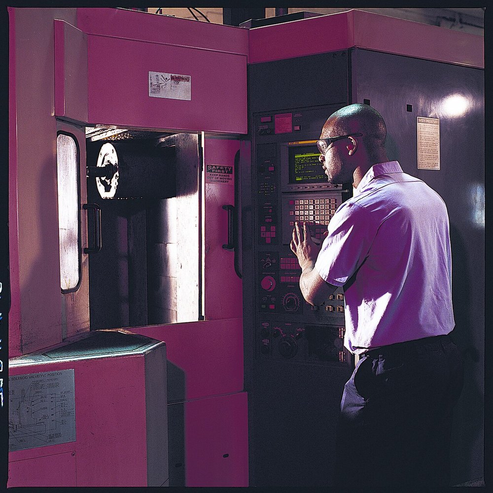 CNC machining center operation